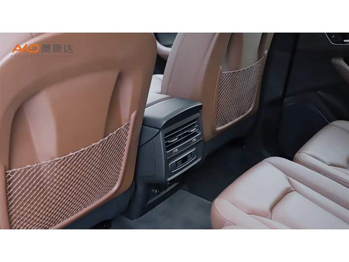 Фото 9 - Audi Q7