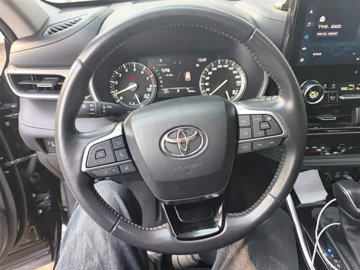 Фото 3 - Toyota Highlander