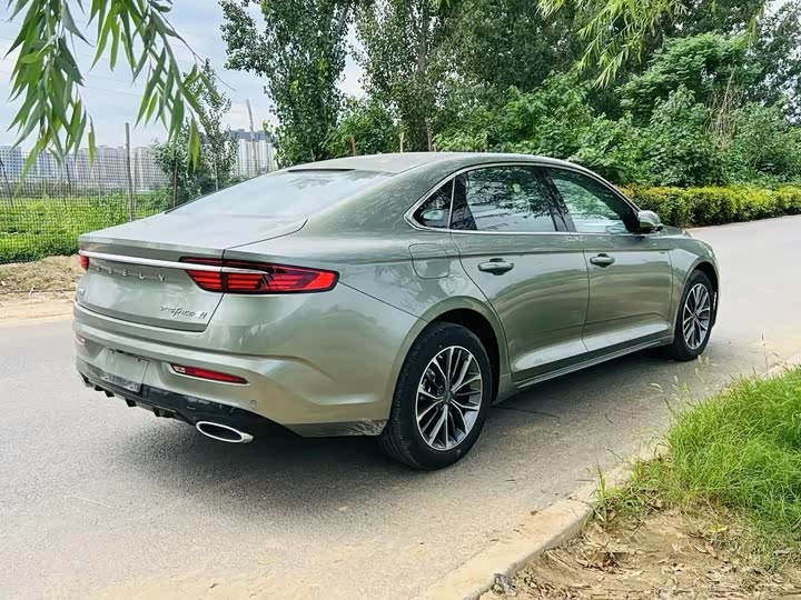 Фото 7 - Geely Preface