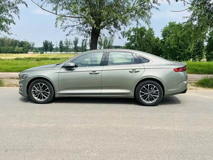 Фото 9 - Geely Preface