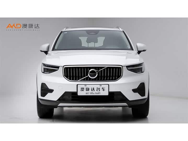 Фото 2 - Volvo XC40