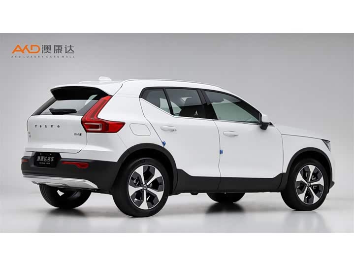 Фото 3 - Volvo XC40