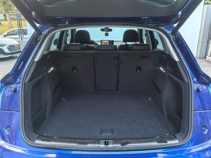 Фото 9 - Audi Q5L