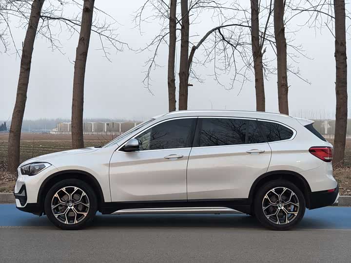Фото 8 - BMW X1