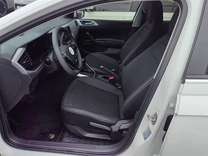 Фото 9 - Volkswagen Polo