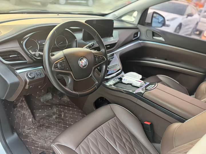 Фото 9 - Buick GL8 ES