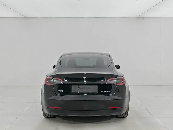 Фото 5 - Tesla Model 3