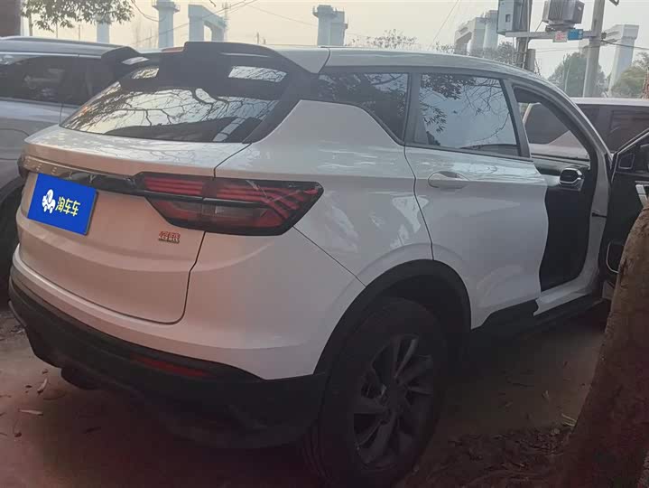 Фото 3 - Geely Coolray