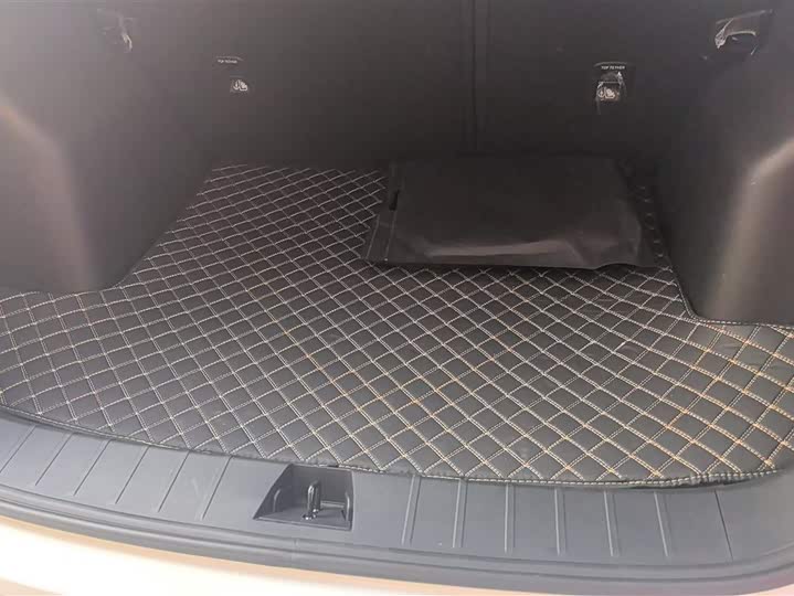 Фото 4 - Geely Coolray