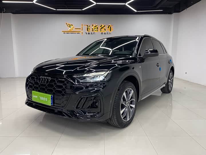 Фото 1 - Audi Q5L