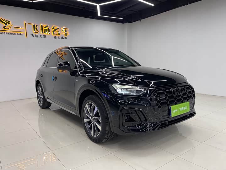 Фото 2 - Audi Q5L