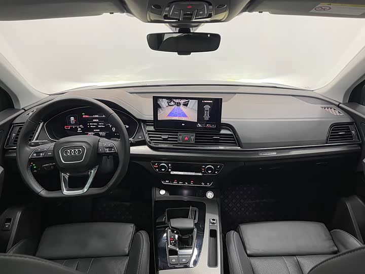 Фото 8 - Audi Q5L