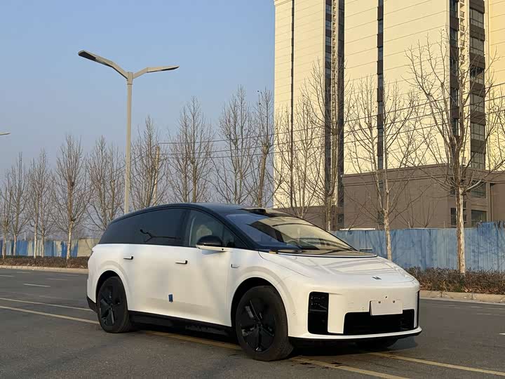 Фото 3 - LiXiang i8