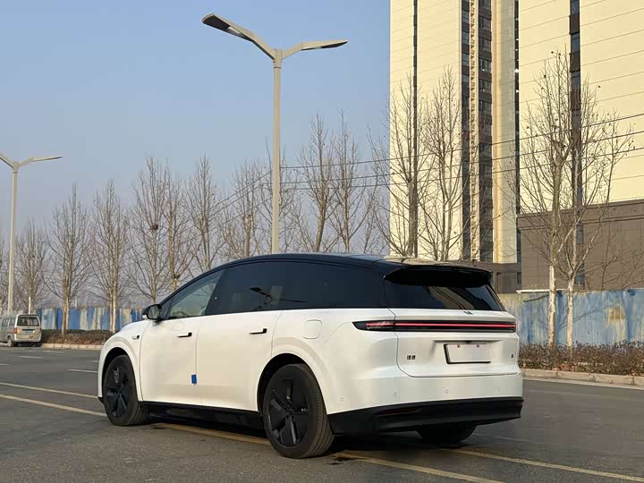 Фото 4 - LiXiang i8