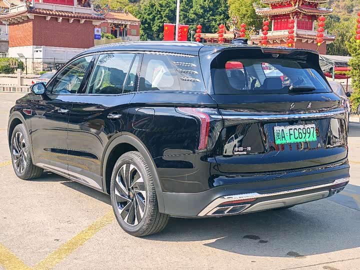 Фото 8 - Hongqi HS7 Hybrid