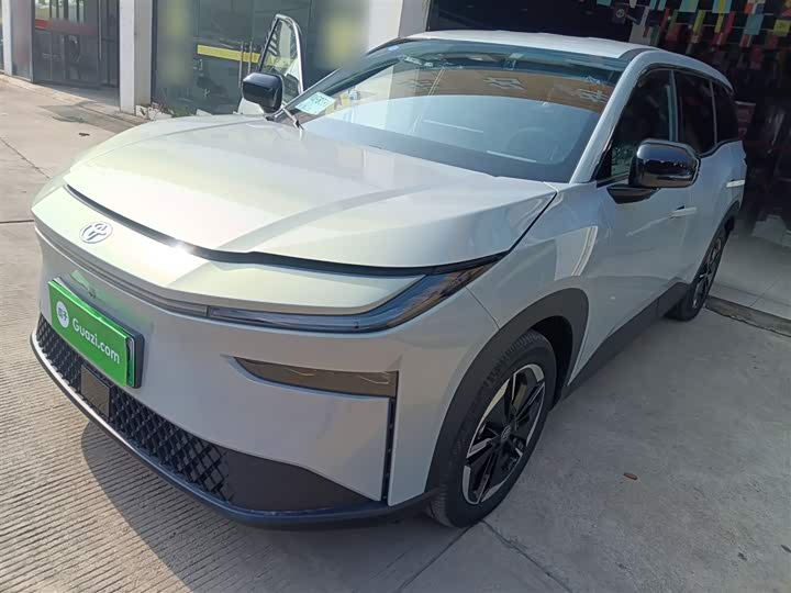 Фото 2 - Toyota bZ3X