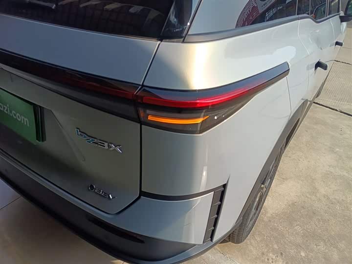 Фото 8 - Toyota bZ3X