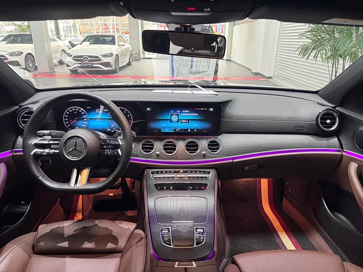 Фото 8 - Mercedes-Benz E-Class