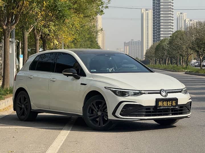 Фото 3 - Volkswagen Golf