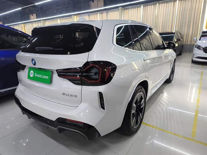 Фото 7 - BMW iX3