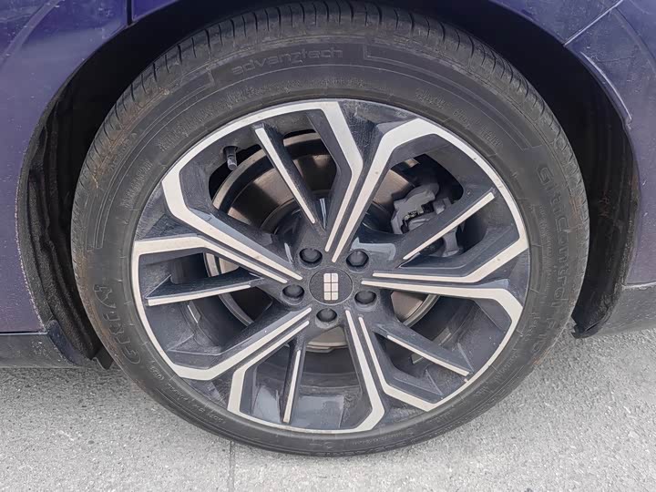 Фото 5 - Geely Galaxy E8