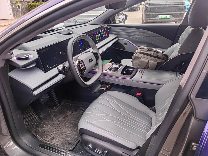 Фото 6 - Geely Galaxy E8