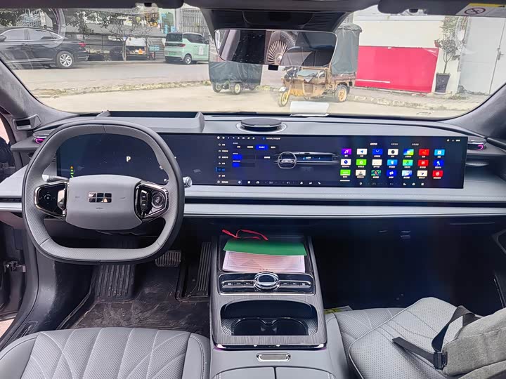 Фото 8 - Geely Galaxy E8