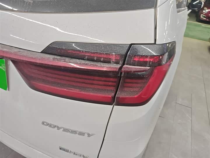 Фото 8 - Honda Odyssey