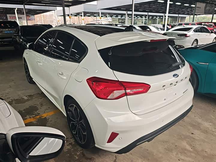 Фото 5 - Ford Focus