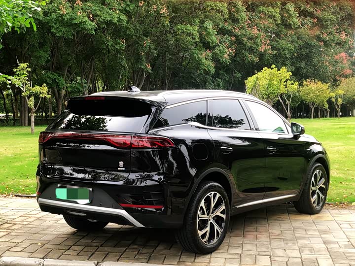 Фото 2 - BYD Tang Hybrid/EV