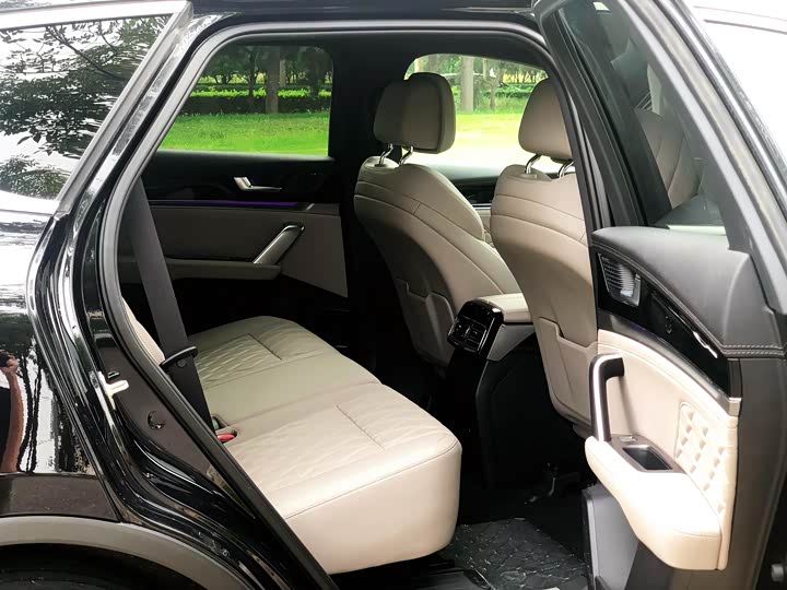 Фото 9 - BYD Tang Hybrid/EV