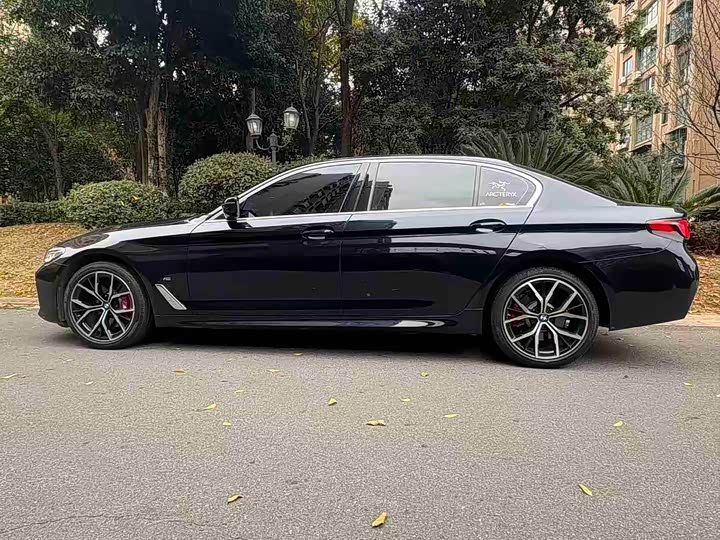 Фото 2 - BMW 5 Series