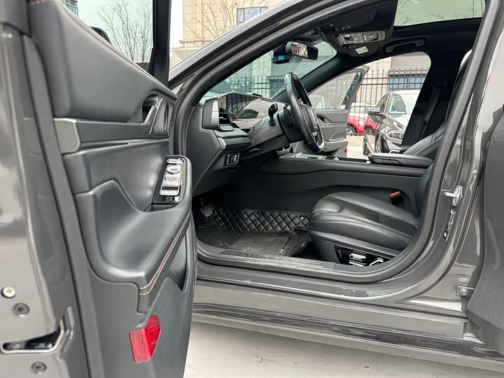 Фото 9 - Lincoln Z (Zephyr)