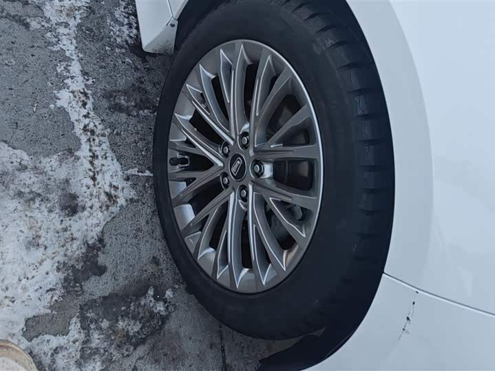 Фото 6 - Bestune B70