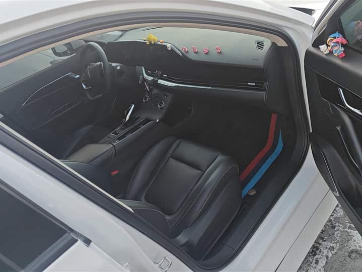 Фото 8 - Bestune B70