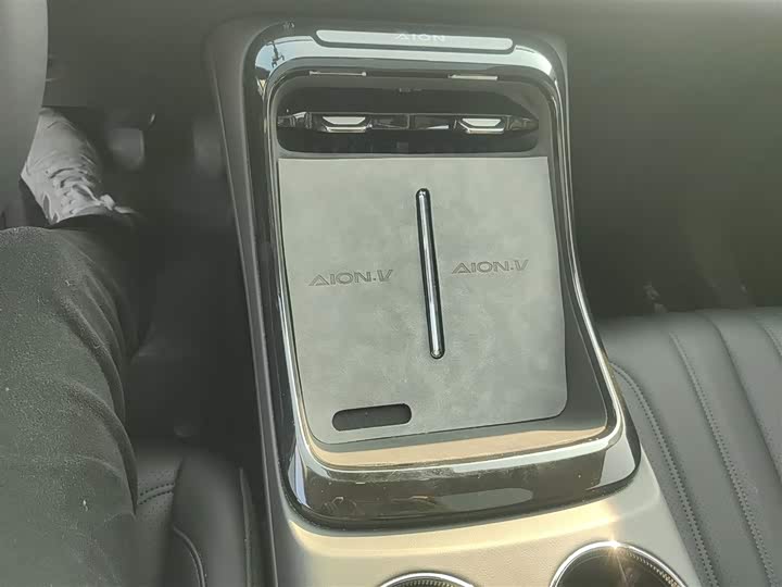 Фото 6 - GAC Aion V