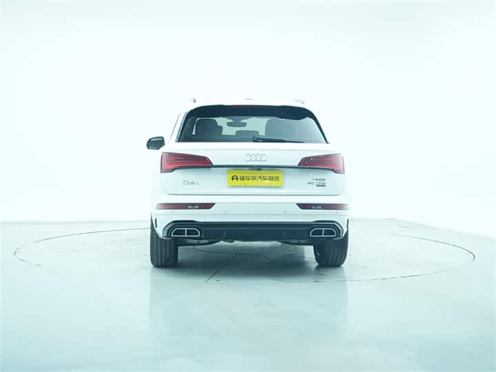 Фото 7 - Audi Q5L