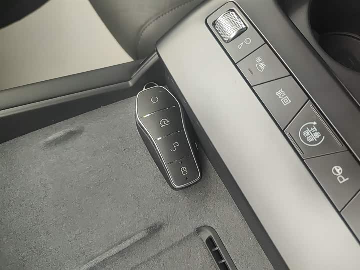 Фото 9 - BYD Qin L