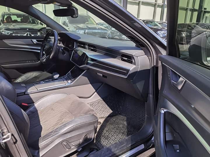 Фото 4 - Audi A6L