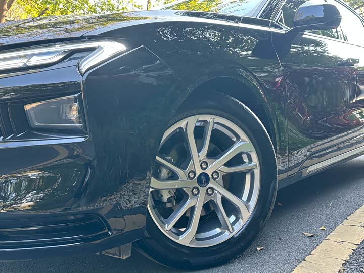 Фото 8 - Ford Mondeo