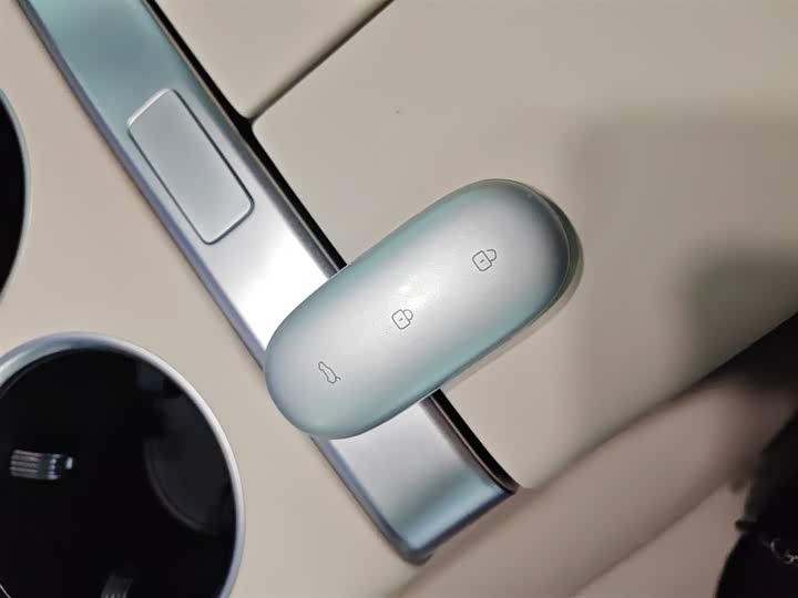 Фото 9 - LiXiang L8