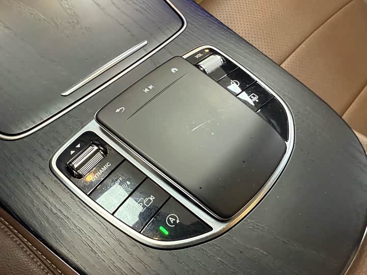 Фото 7 - Mercedes-Benz E-Class