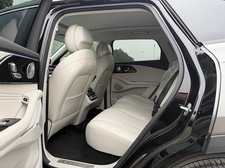 Фото 9 - Exeed RX