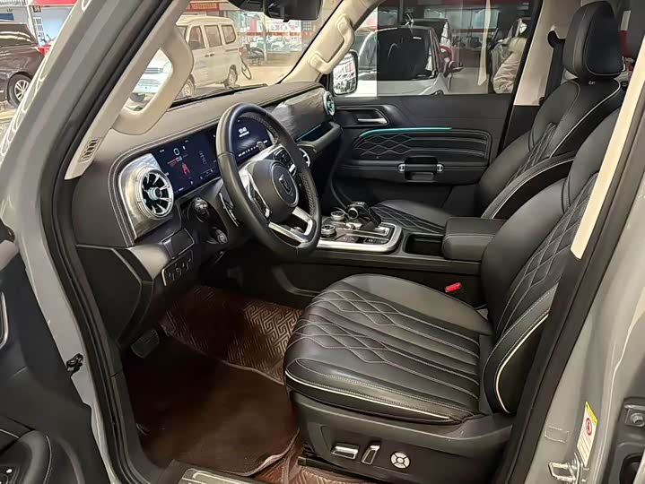 Фото 4 - Tank 300