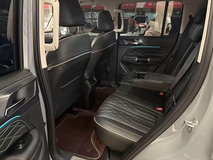 Фото 6 - Tank 300