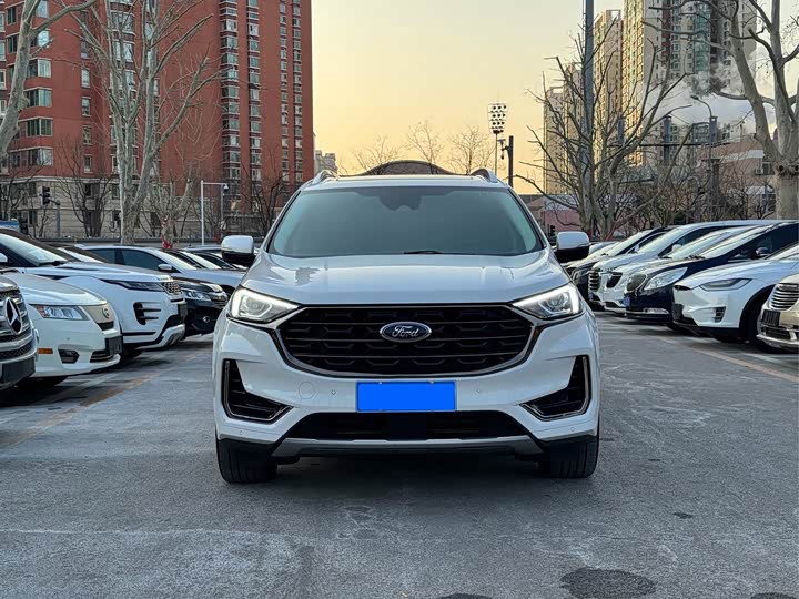 Фото 2 - Ford Edge