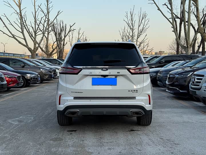 Фото 4 - Ford Edge