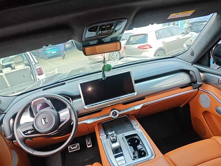 Фото 5 - Tank 700 Hybrid