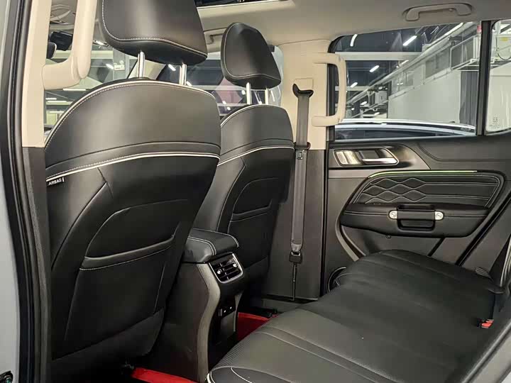 Фото 4 - Tank 300