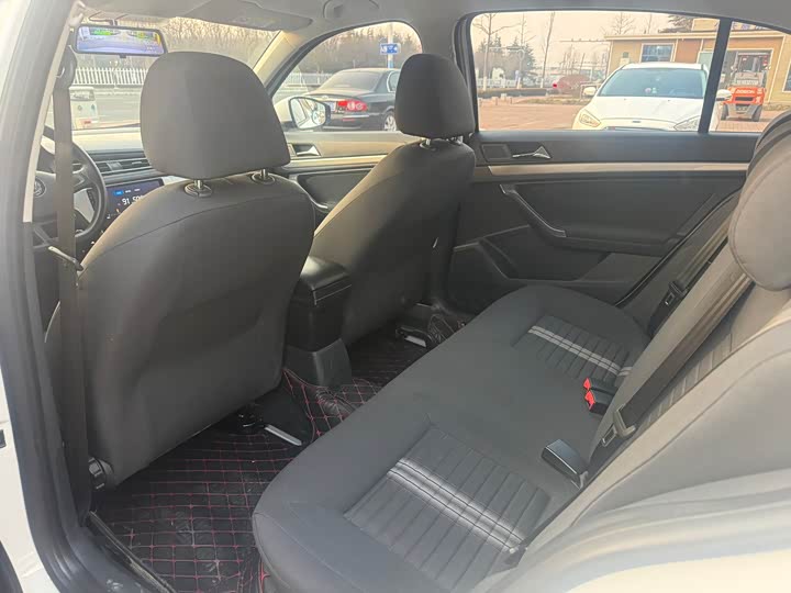 Фото 9 - Volkswagen Lavida